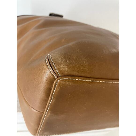 COACH 9572 LARGE BROWN SMOOTH LEATHER SHOULDER BAG - Picture 8 of 17